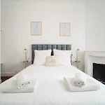 Niepce - Blue Flat Next To Avenue Du Maine *