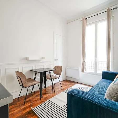Niepce - Blue Flat Next To Avenue Du Maine *