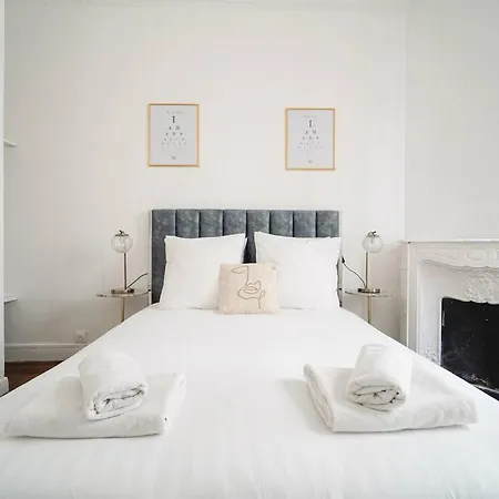 Niepce - Blue Flat Next To Avenue Du Maine *