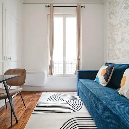 Niepce - Blue Flat Next To Avenue Du Maine *
